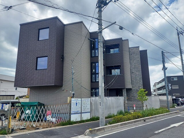 ��ʌ�����s�厚�v���q��V�c�̃}���V�����̌����O��