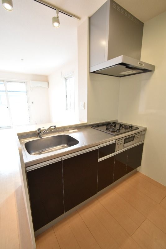 ��ʌ��������܎s�k��{�����S���ڂ̃A�p�[�g�̃L�b�`��