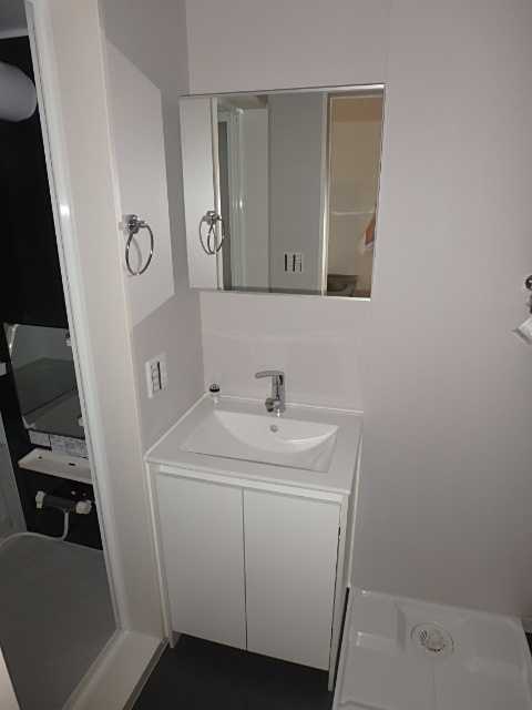 ��ʌ��������܎s�k��ޗǒ��̃A�p�[�g�̐��ʏ�