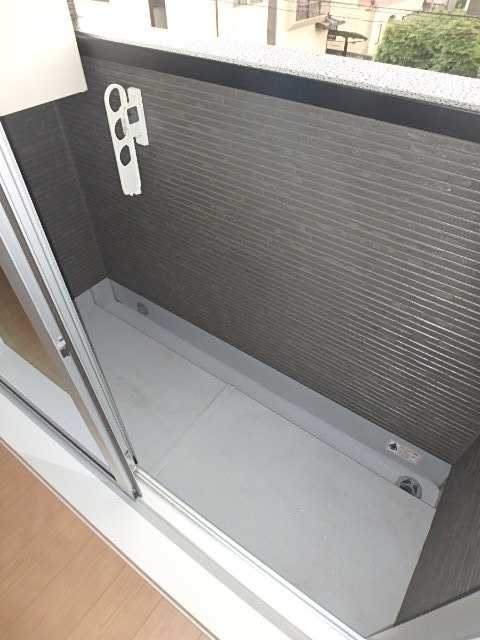 ��ʌ��������܎s�k��ޗǒ��̃A�p�[�g�̃o���R�j�[