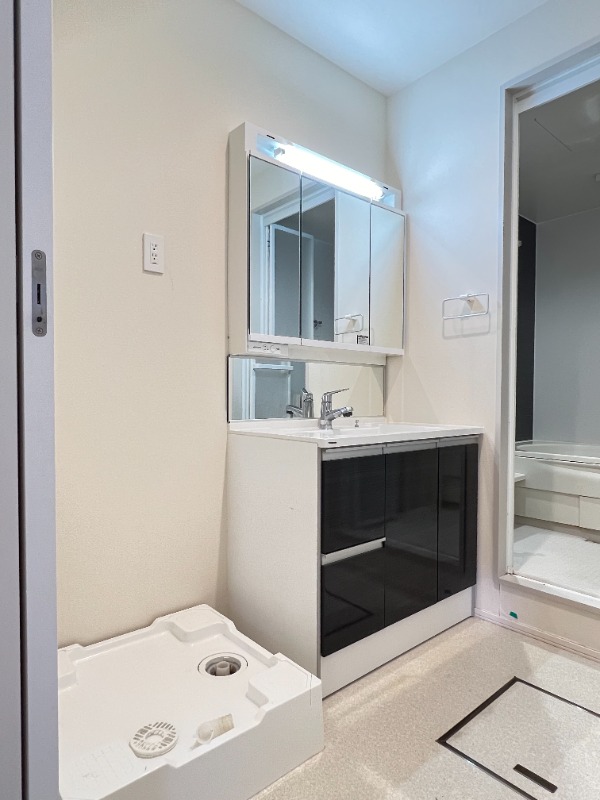 ��ʌ�����s�����R���ڂ̃}���V�����̐��ʏ�