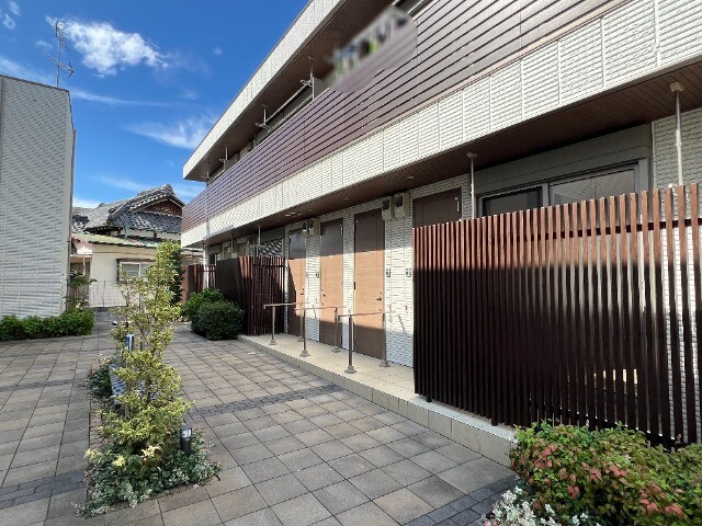 ��ʌ�����s�����R���ڂ̃}���V�����̃G���g�����X