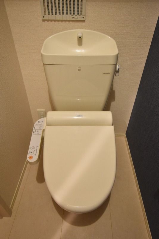 ��ʌ��������܎s�k��{�����S���ڂ̃A�p�[�g�̃g�C��