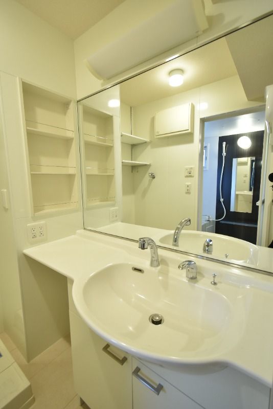 ��ʌ��������܎s�k��{�����S���ڂ̃A�p�[�g�̐��ʏ�