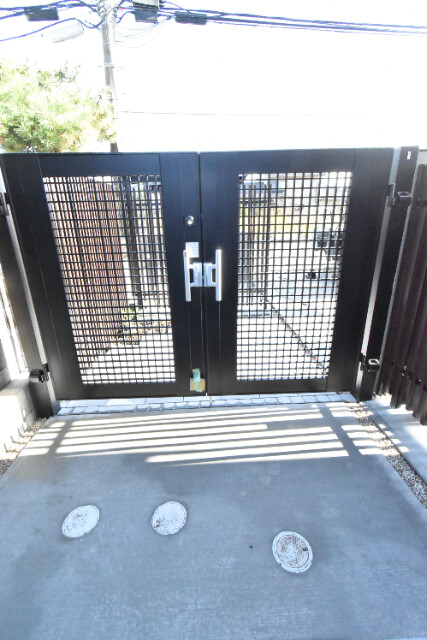 ��ʌ��z�J�s�{�{���R���ڂ̃}���V�����̃G���g�����X