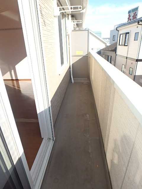 ��ʌ��������܎s�k��{�����S���ڂ̃A�p�[�g�̃o���R�j�[