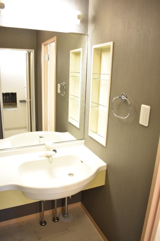 ��ʌ�����s�㕽�����P���ڂ̃A�p�[�g�̐��ʏ�