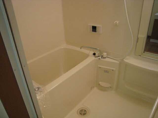 ��ʌ��������܎s��΋擌��΂R���ڂ̃}���V�����̃o�X