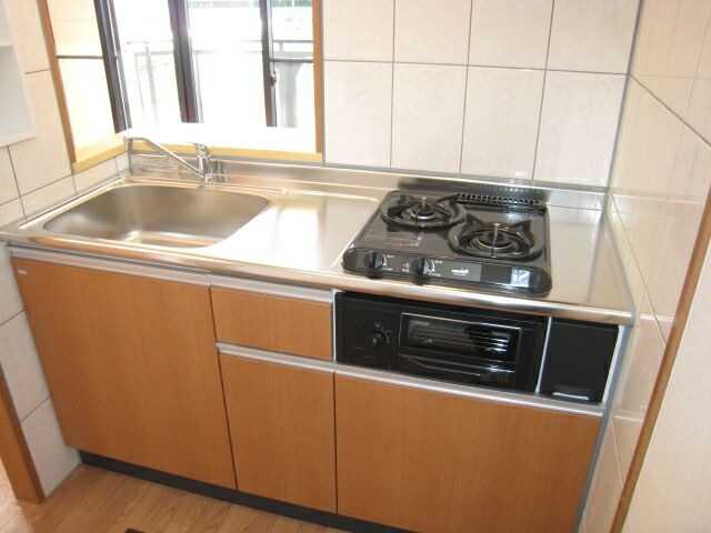 ��ʌ��������܎s��΋擌��΂R���ڂ̃}���V�����̃L�b�`��