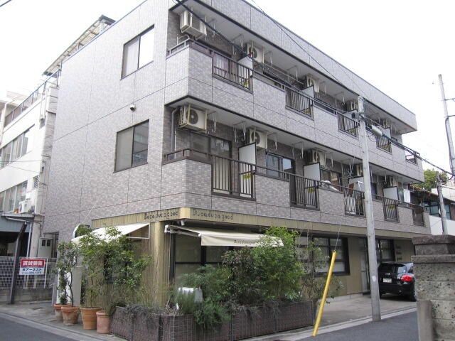 ��ʌ��������܎s��{�撇���R���ڂ̃}���V�����̌����O��