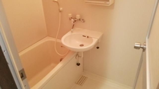 ��ʌ��������܎s��{�撇���R���ڂ̃}���V�����̃o�X