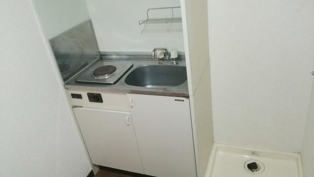 ��ʌ��������܎s��{�撇���R���ڂ̃}���V�����̃L�b�`��