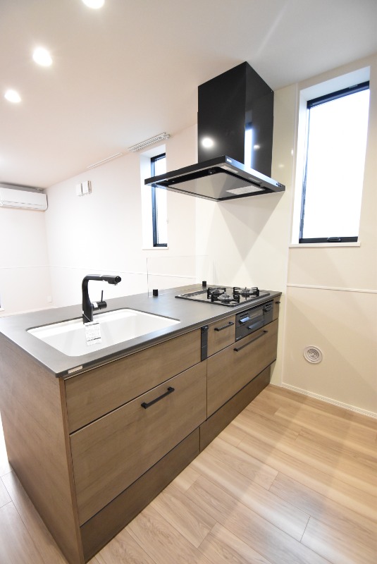 ��ʌ��������܎s�΋擌�Y�a�S���ڂ̃}���V�����̃L�b�`��