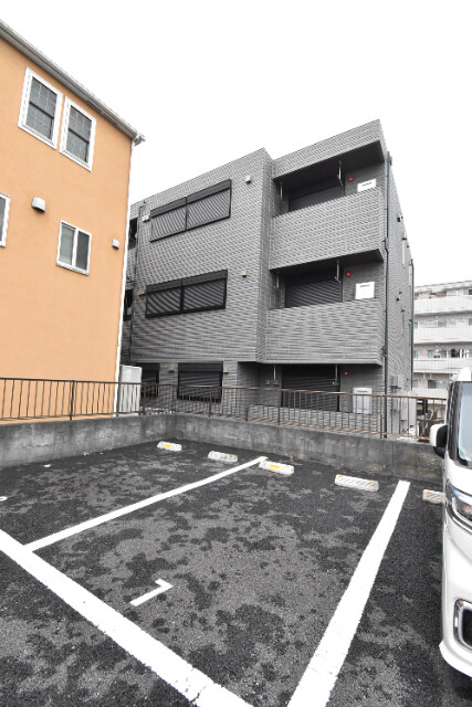 ��ʌ��������܎s�΋擌�Y�a�S���ڂ̃}���V�����̒��ԏ�