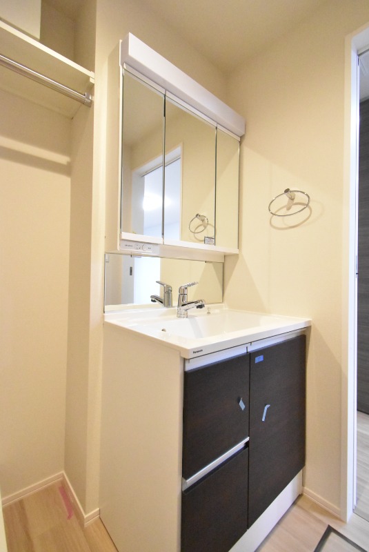 ��ʌ��z�J�s��z�J�R���ڂ̃}���V�����̐��ʏ�