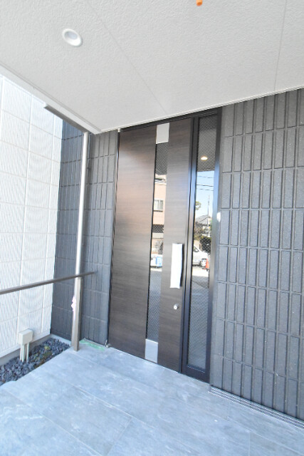 ��ʌ��z�J�s��z�J�R���ڂ̃}���V�����̃G���g�����X