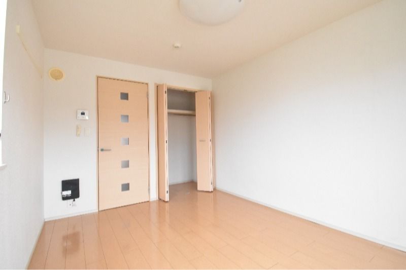 ��ʌ�����s�≺���R���ڂ̃A�p�[�g�̋��ԁE���r���O