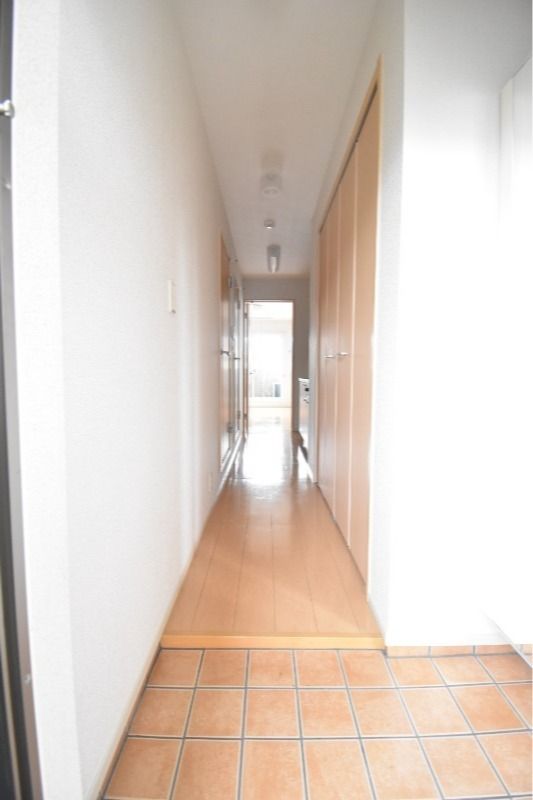 ��ʌ�����s�≺���R���ڂ̃A�p�[�g�̌���