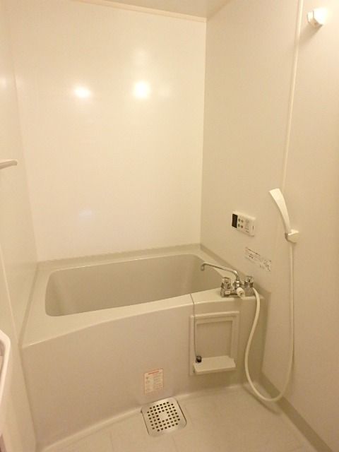 ��ʌ��������܎s��{��O���P���ڂ̃A�p�[�g�̃o�X