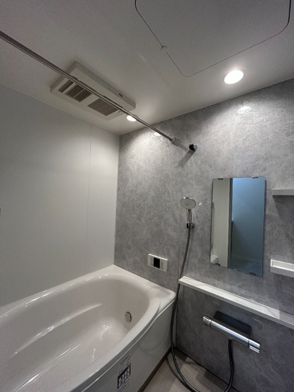 ��ʌ��������܎s�����攪���q�Q���ڂ̃A�p�[�g�̃o�X