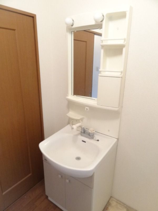 ��ʌ��������܎s��{��O���P���ڂ̃A�p�[�g�̐��ʏ�