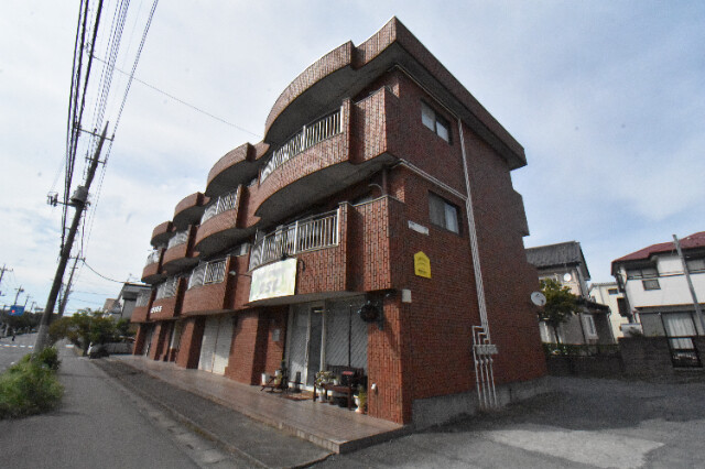 ��ʌ��k�����S�ɓޒ����R����19�̃}���V�����̌����O��