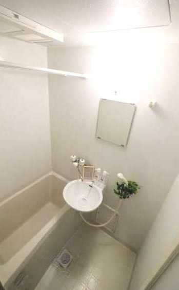 ��ʌ��z�J�s�k�z�J�P���ڂ̃A�p�[�g�̐��ʏ�