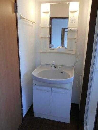 ��ʌ��k�����S�ɓޒ����R���ڂ̃}���V�����̐��ʏ�