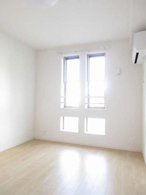 ��ʌ������s���]�P���ڂ̃A�p�[�g�̂��̑������E�X�y�[�X