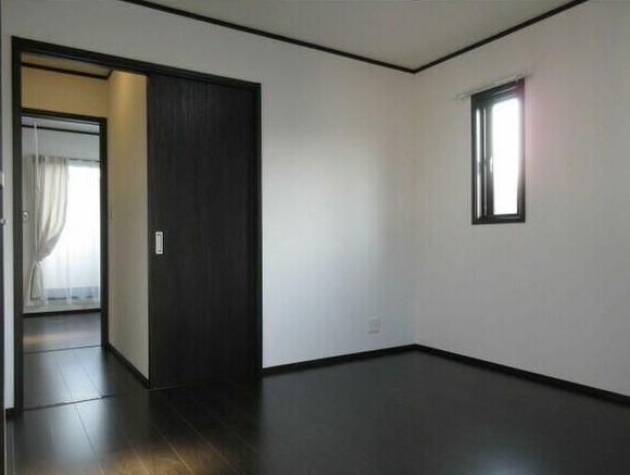 ��ʌ��@�c�s���m�؂S���ڂ̃e���X�n�E�X�̂��̑������E�X�y�[�X