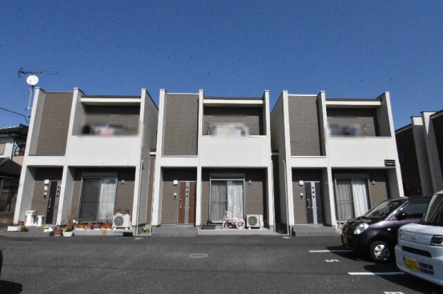 ��ʌ��@�c�s���m�؂S���ڂ̃e���X�n�E�X�̃G���g�����X