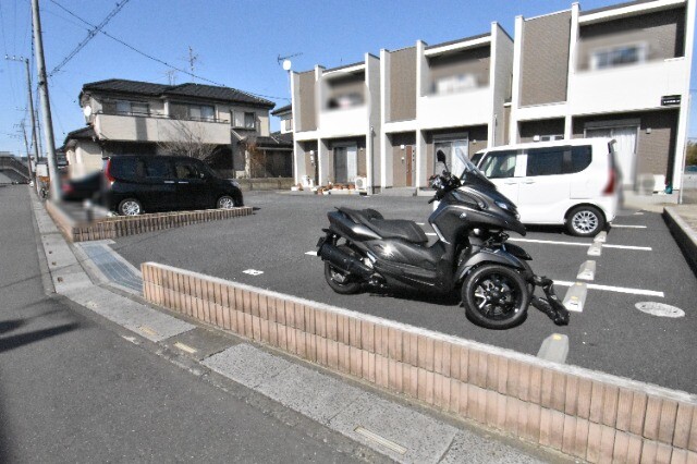 ��ʌ��@�c�s���m�؂S���ڂ̃e���X�n�E�X�̒��ԏ�