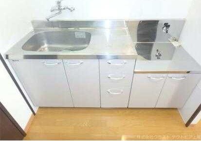 ��ʌ��k�����S�ɓޒ����R���ڂ̃}���V�����̃L�b�`��