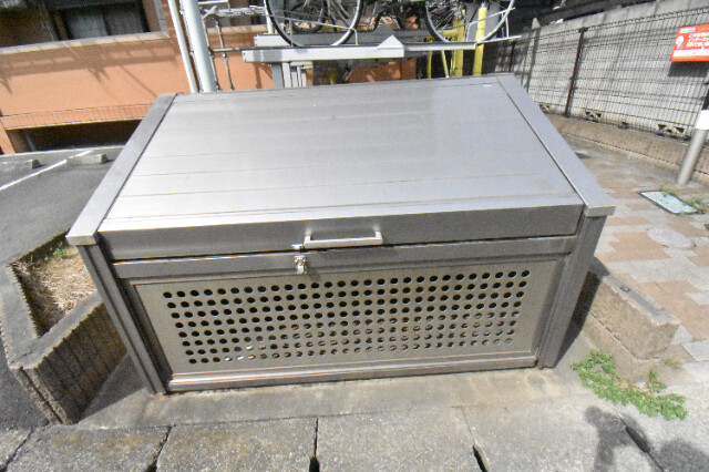 ��ʌ��k�����S�ɓޒ����R���ڂ̃}���V�����̂��̑�