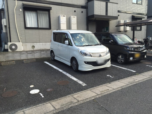 ��ʌ��k�����S�ɓޒ������P���ڂ̃A�p�[�g�̒��ԏ�