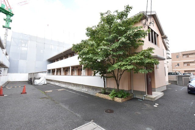 ��ʌ��z�J�s���������̃A�p�[�g�̌����O��