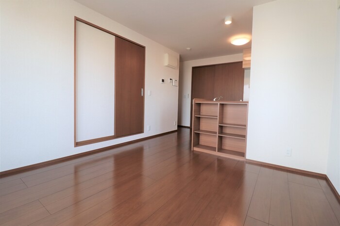 ��ʌ��z�J�s���C�N�^�E���T���ڂ̃A�p�[�g�̋��ԁE���r���O