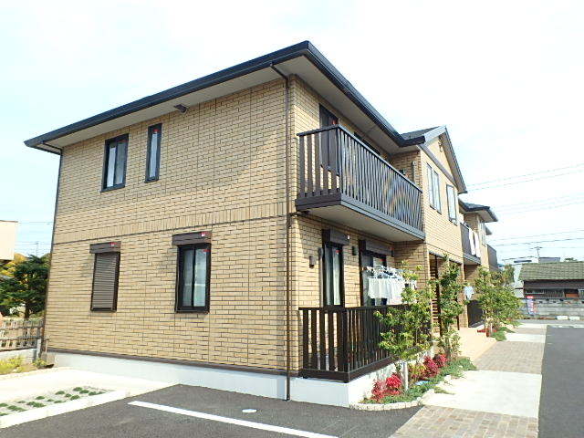 ��ʌ��������܎s�k��{�����̃A�p�[�g�̌����O��