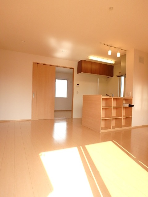 ��ʌ��������܎s�k��{�����̃A�p�[�g�̋��ԁE���r���O