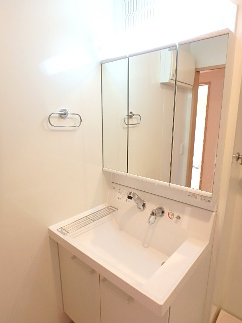 ��ʌ��������܎s�k��{�����̃A�p�[�g�̐��ʏ�