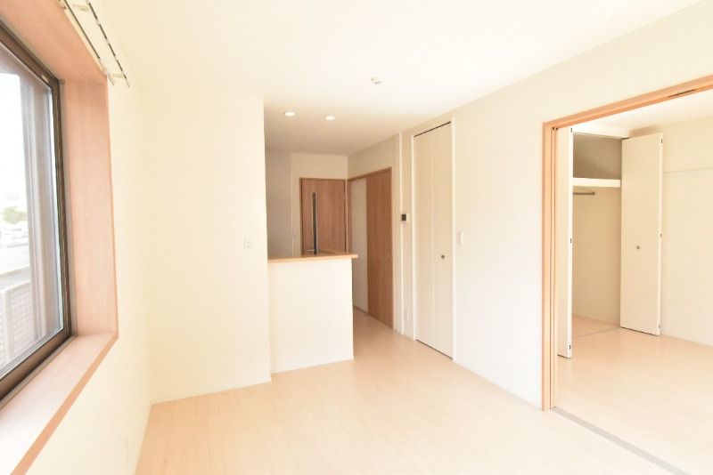 ��ʌ��z�J�s���C�N�^�E���U���ڂ̃A�p�[�g�̂��̑�