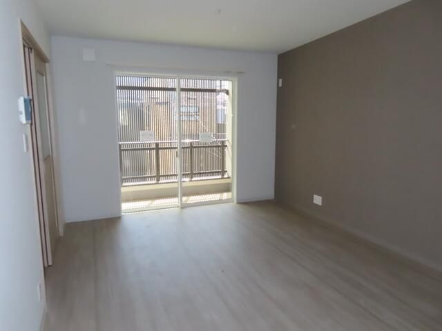 ��ʌ��@�c�s���P���ڂ̃A�p�[�g�̋��ԁE���r���O