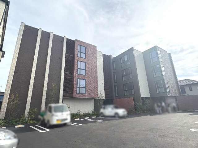 ��ʌ��������܎s��{��O���P����1351-1�̃}���V�����̌����O��