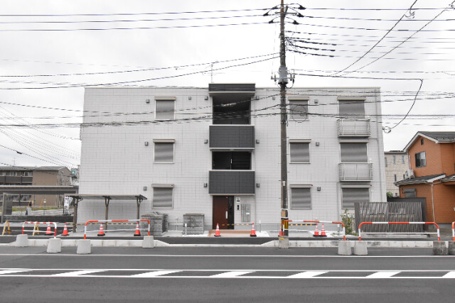 ��ʌ�����s�厚���̃A�p�[�g�̌����O��