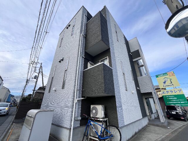 ��ʌ��������܎s�������a�c���Q����490-2�̃A�p�[�g�̌����O��