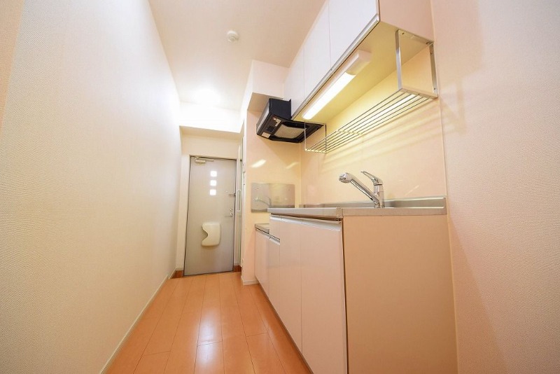 ��ʌ�����s���ԂR���ڂ̃A�p�[�g�̃L�b�`��