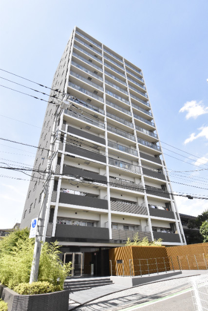 ��ʌ��������܎s��{��O���Q���ڂ̃}���V�����̌����O��