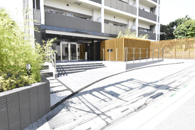 ��ʌ��������܎s��{��O���Q���ڂ̃}���V�����̃G���g�����X