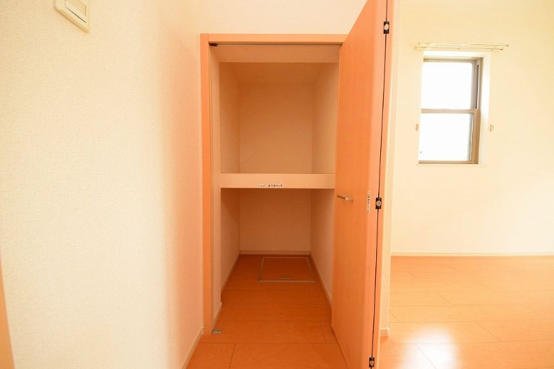 ��ʌ�����s���ԂR���ڂ̃A�p�[�g�̎��[