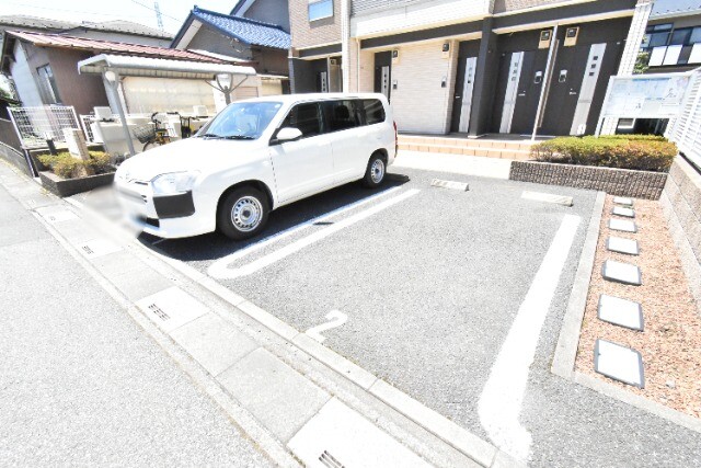 ��ʌ�����s���ԂR���ڂ̃A�p�[�g�̒��ԏ�